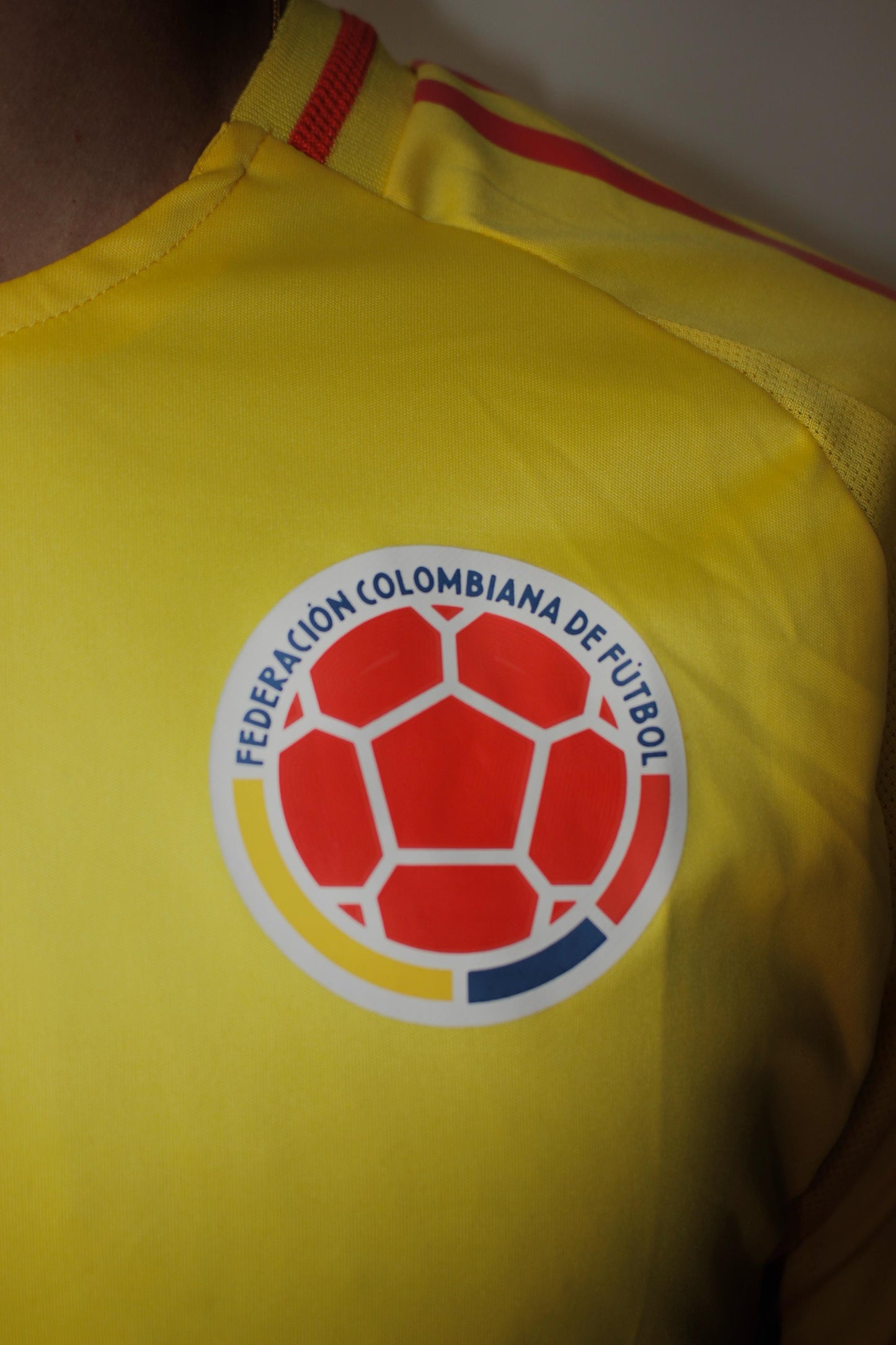 CAMISETA COLOMBIA AMARILLA VERSION JUGADOR