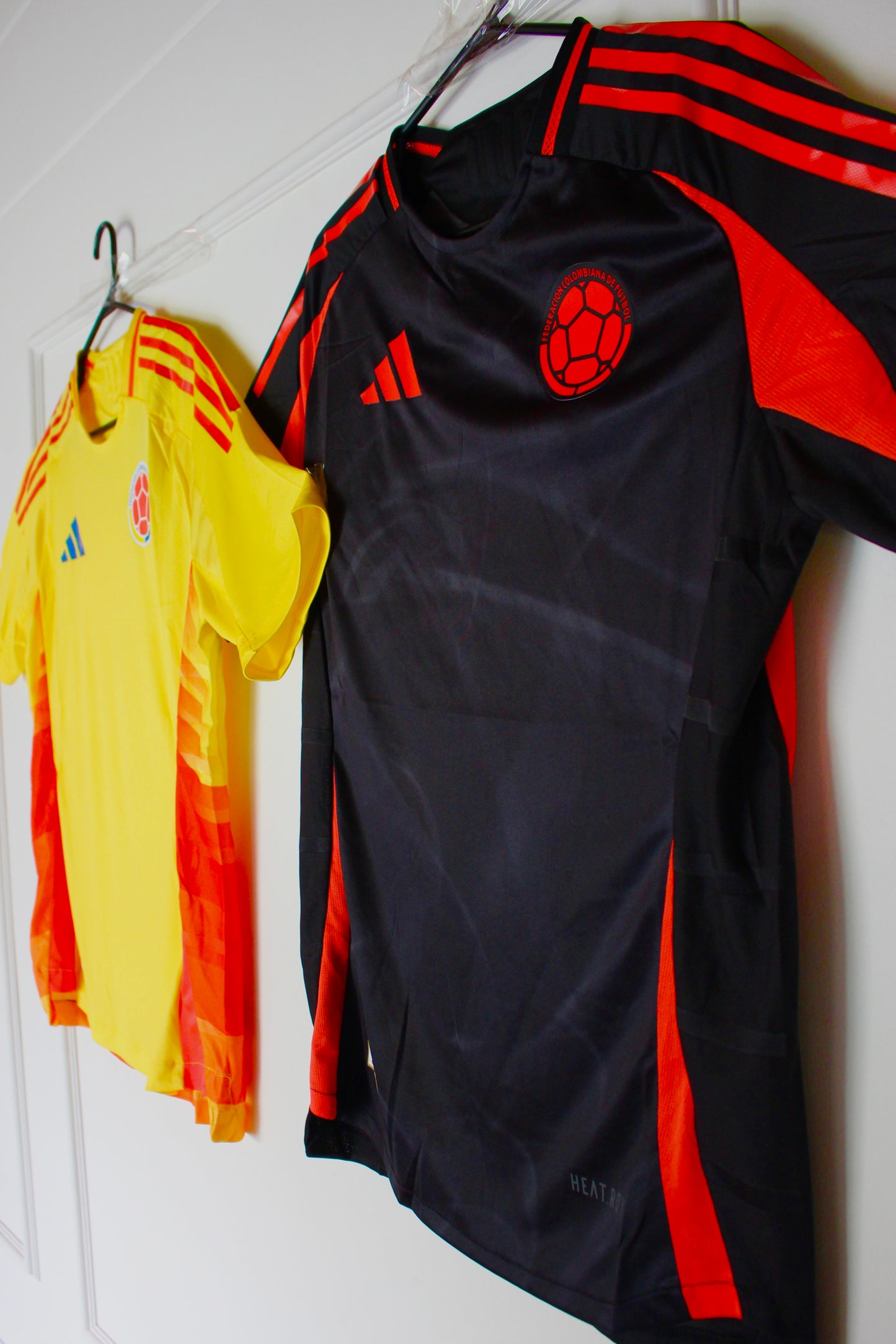 2 x 1 CAMISETAS COLOMBIA VERSION COPA AMERICA EN CAJA