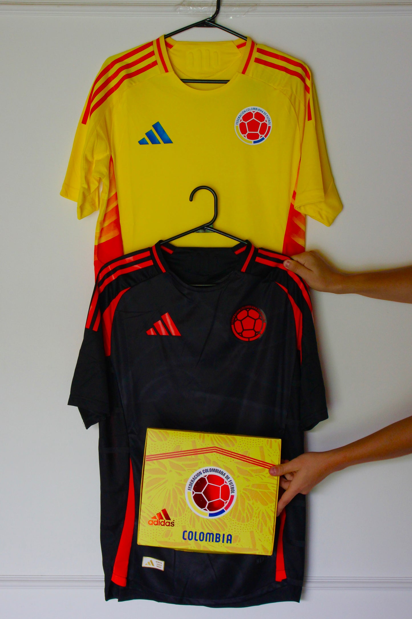 2 x 1 CAMISETAS COLOMBIA VERSION COPA AMERICA EN CAJA