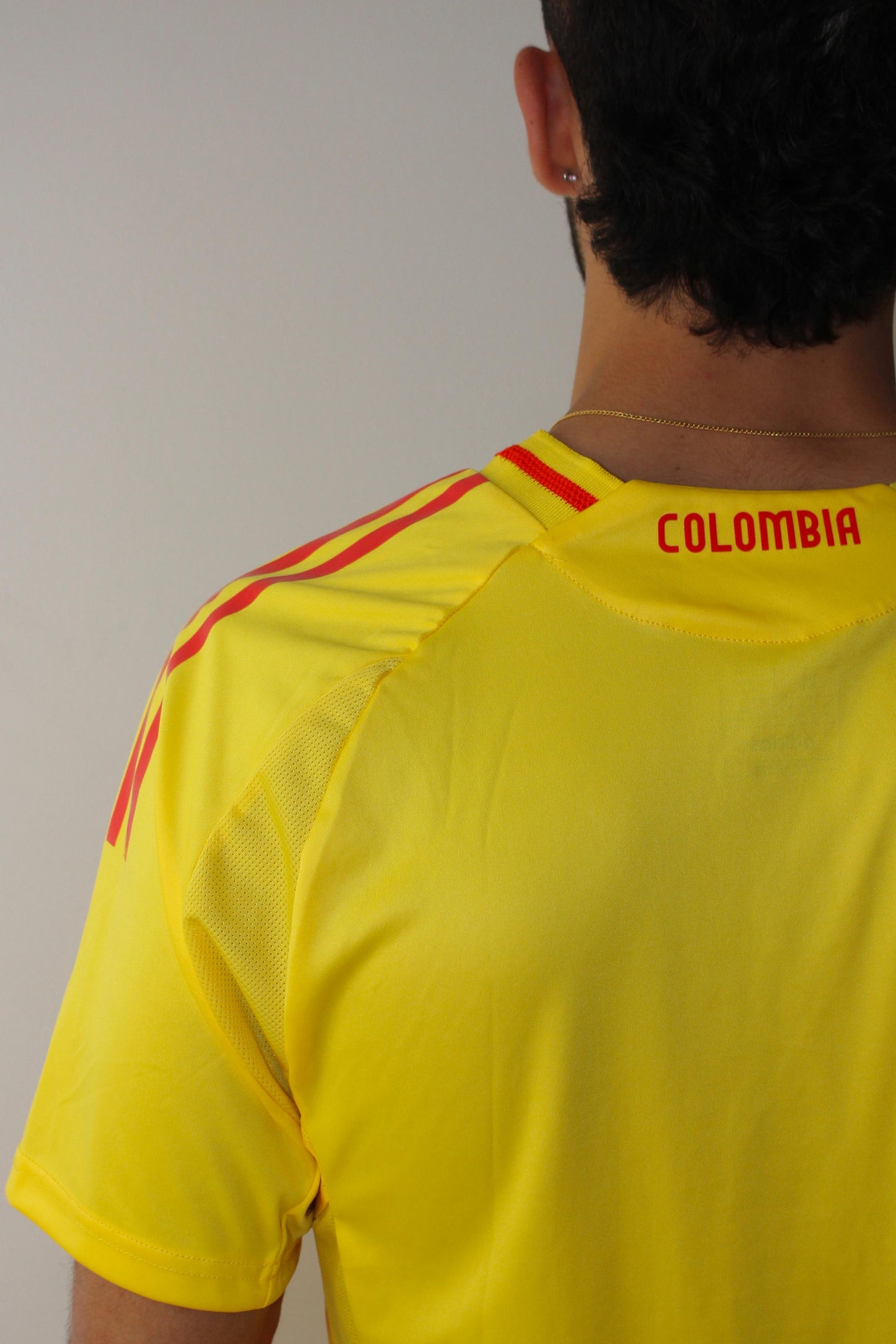 2 x 1 CAMISETAS COLOMBIA VERSION COPA AMERICA EN CAJA